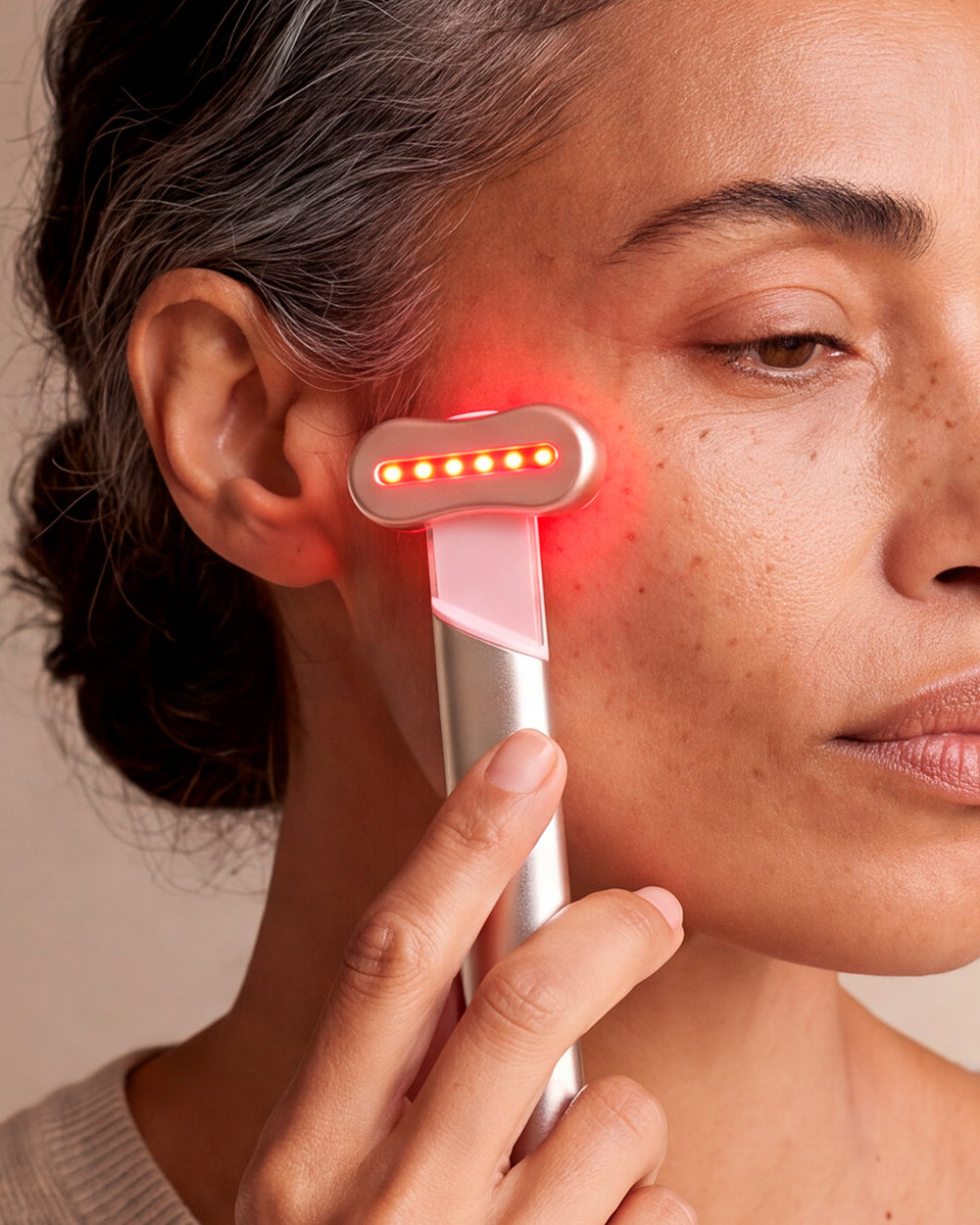 Tratamiento Facial de Microcorriente SAGLOU durante su uso