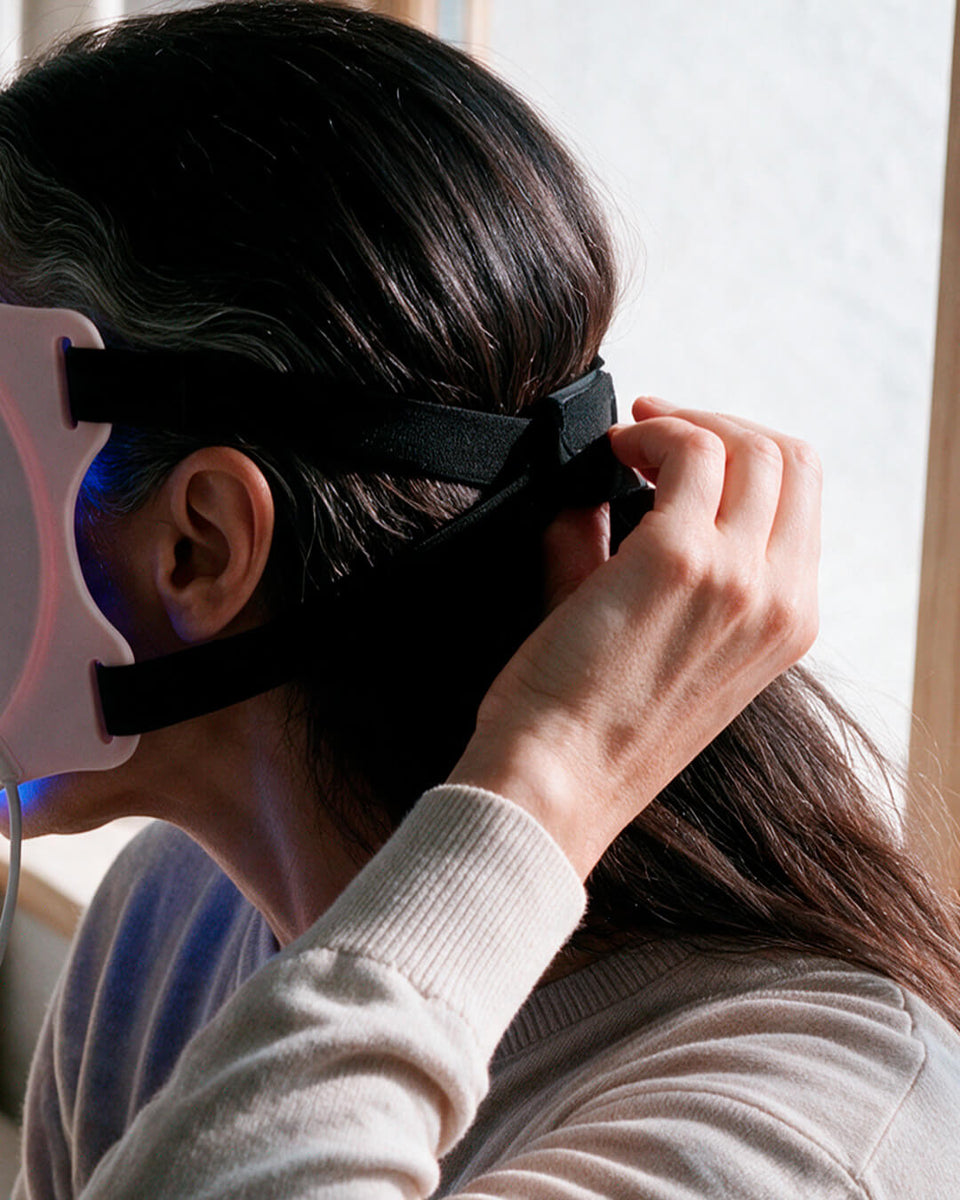 Facial LED mask with cold Saglou with adjustable strap for hands-free use